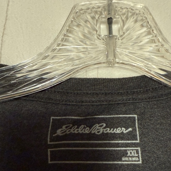 Eddie Bauer Vintage Style Men's Charcoal Tee - Picture 4 of 4